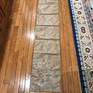 Table runner and placemats